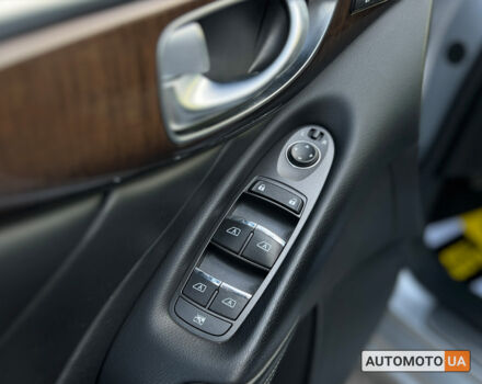 Серый Инфинити Q50, объемом двигателя 3.5 л и пробегом 131 тыс. км за 18200 $, фото 17 на Automoto.ua