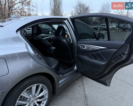 Серый Инфинити Q50, объемом двигателя 1.99 л и пробегом 180 тыс. км за 13900 $, фото 11 на Automoto.ua