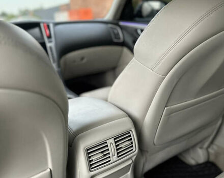 Серый Инфинити Q50, объемом двигателя 3 л и пробегом 109 тыс. км за 19950 $, фото 15 на Automoto.ua