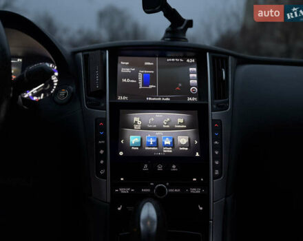 Серый Инфинити Q50, объемом двигателя 1.99 л и пробегом 180 тыс. км за 13900 $, фото 24 на Automoto.ua