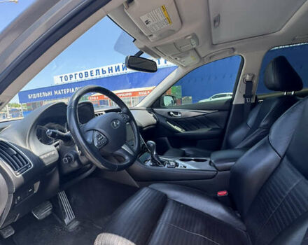 Серый Инфинити Q50, объемом двигателя 3 л и пробегом 200 тыс. км за 18000 $, фото 10 на Automoto.ua