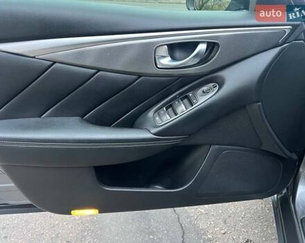 Серый Инфинити Q50, объемом двигателя 3 л и пробегом 116 тыс. км за 11700 $, фото 24 на Automoto.ua