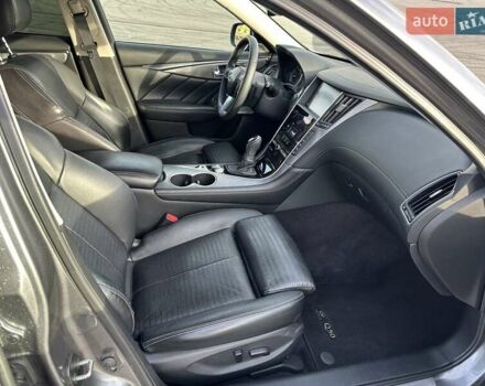 Серый Инфинити Q50, объемом двигателя 3 л и пробегом 118 тыс. км за 22800 $, фото 26 на Automoto.ua