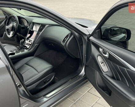 Серый Инфинити Q50, объемом двигателя 1.99 л и пробегом 180 тыс. км за 17700 $, фото 13 на Automoto.ua