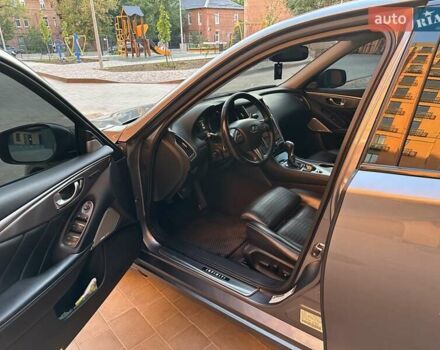 Серый Инфинити Q50, объемом двигателя 3 л и пробегом 82 тыс. км за 23000 $, фото 11 на Automoto.ua