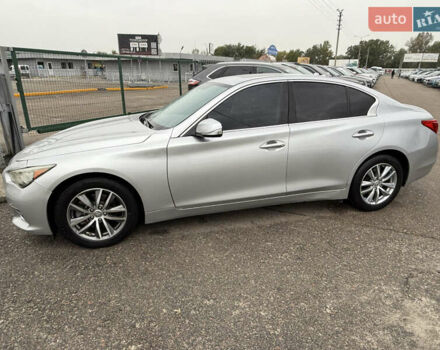 Серый Инфинити Q50, объемом двигателя 3 л и пробегом 132 тыс. км за 11990 $, фото 2 на Automoto.ua