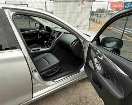 Серый Инфинити Q50, объемом двигателя 3 л и пробегом 132 тыс. км за 11990 $, фото 14 на Automoto.ua