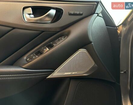 Серый Инфинити Q50, объемом двигателя 3 л и пробегом 82 тыс. км за 23000 $, фото 12 на Automoto.ua