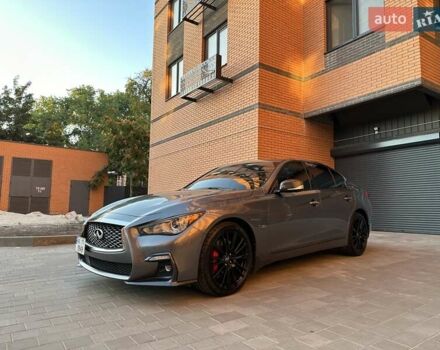 Серый Инфинити Q50, объемом двигателя 3 л и пробегом 82 тыс. км за 23000 $, фото 1 на Automoto.ua