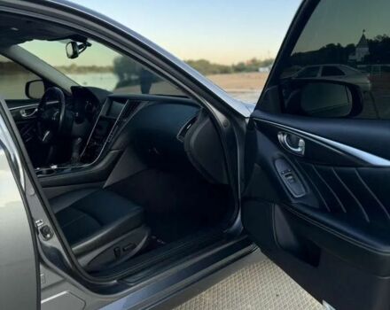 Серый Инфинити Q50, объемом двигателя 2 л и пробегом 127 тыс. км за 10100 $, фото 12 на Automoto.ua