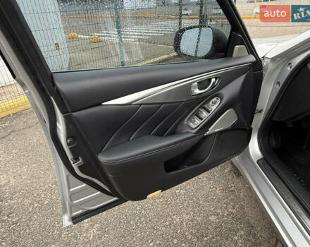 Серый Инфинити Q50, объемом двигателя 3 л и пробегом 132 тыс. км за 11990 $, фото 11 на Automoto.ua