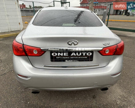 Серый Инфинити Q50, объемом двигателя 3 л и пробегом 132 тыс. км за 11990 $, фото 4 на Automoto.ua