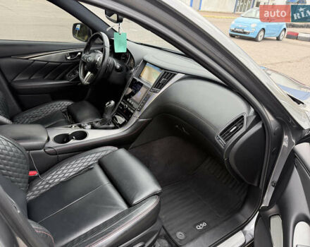 Серый Инфинити Q50, объемом двигателя 3 л и пробегом 85 тыс. км за 22000 $, фото 4 на Automoto.ua