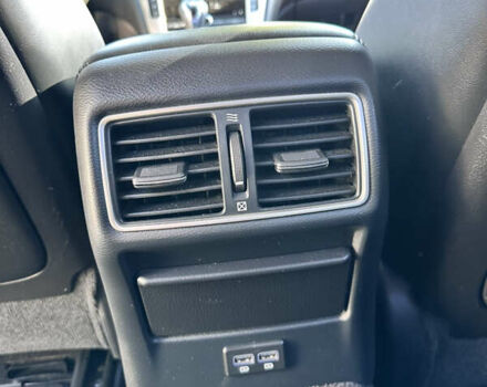 Серый Инфинити Q50, объемом двигателя 3 л и пробегом 105 тыс. км за 18900 $, фото 17 на Automoto.ua