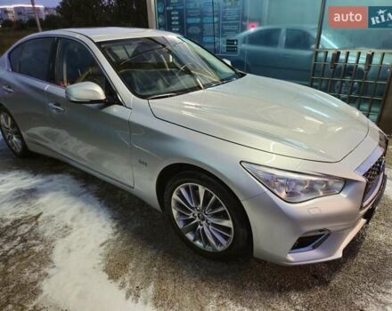 Серый Инфинити Q50, объемом двигателя 1.99 л и пробегом 96 тыс. км за 21200 $, фото 2 на Automoto.ua