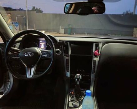 Серый Инфинити Q50, объемом двигателя 1.99 л и пробегом 96 тыс. км за 21200 $, фото 6 на Automoto.ua