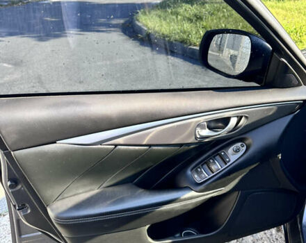 Серый Инфинити Q50, объемом двигателя 3 л и пробегом 105 тыс. км за 18900 $, фото 8 на Automoto.ua