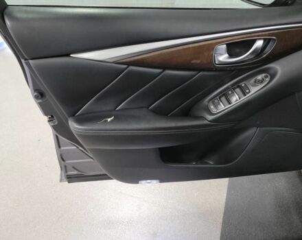 Серый Инфинити Q50, объемом двигателя 3 л и пробегом 80 тыс. км за 16000 $, фото 11 на Automoto.ua