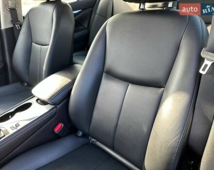 Серый Инфинити Q50, объемом двигателя 3 л и пробегом 74 тыс. км за 15900 $, фото 14 на Automoto.ua