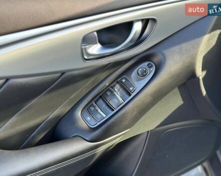 Серый Инфинити Q50, объемом двигателя 3 л и пробегом 74 тыс. км за 15900 $, фото 10 на Automoto.ua