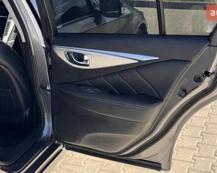 Серый Инфинити Q50, объемом двигателя 3 л и пробегом 24 тыс. км за 20000 $, фото 36 на Automoto.ua