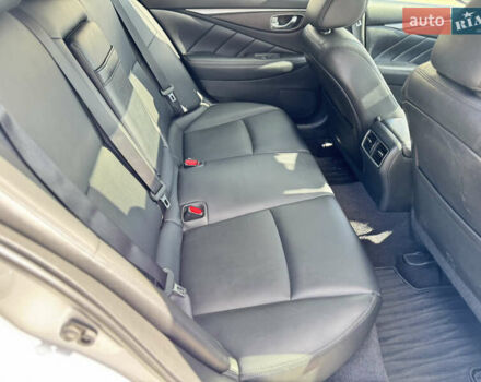 Серый Инфинити Q50, объемом двигателя 3 л и пробегом 93 тыс. км за 20000 $, фото 9 на Automoto.ua