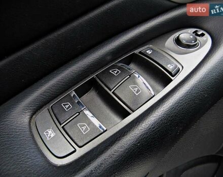 Сірий Інфініті Q50, об'ємом двигуна 3 л та пробігом 119 тис. км за 15800 $, фото 8 на Automoto.ua