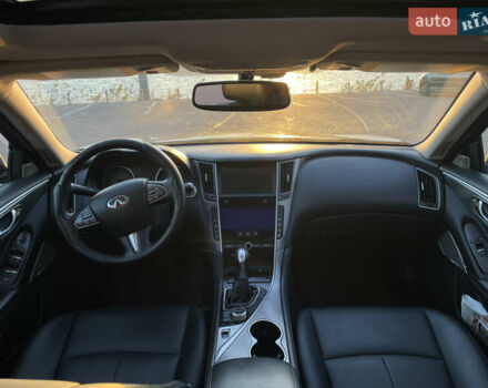 Синій Інфініті Q50, об'ємом двигуна 3 л та пробігом 155 тис. км за 15000 $, фото 9 на Automoto.ua