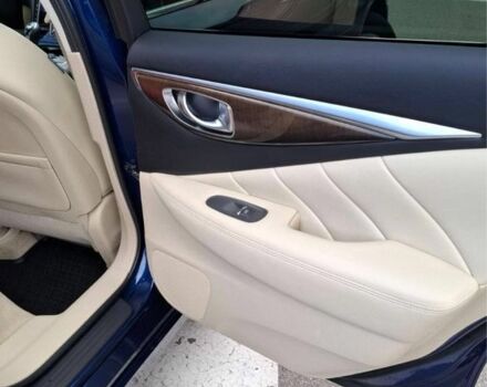Синій Інфініті Q50, об'ємом двигуна 2 л та пробігом 27 тис. км за 25000 $, фото 3 на Automoto.ua