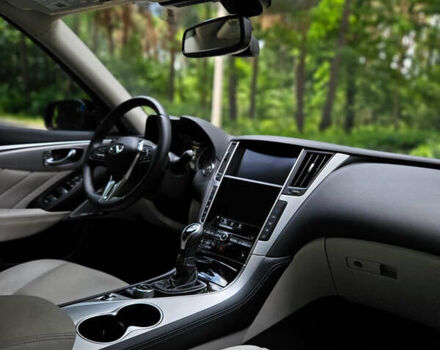 Синій Інфініті Q50, об'ємом двигуна 3 л та пробігом 18 тис. км за 24999 $, фото 5 на Automoto.ua