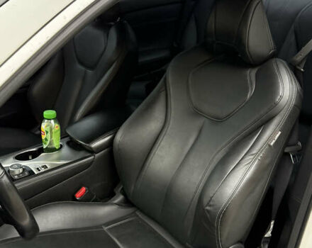 Білий Інфініті Q60, об'ємом двигуна 2 л та пробігом 163 тис. км за 17950 $, фото 16 на Automoto.ua