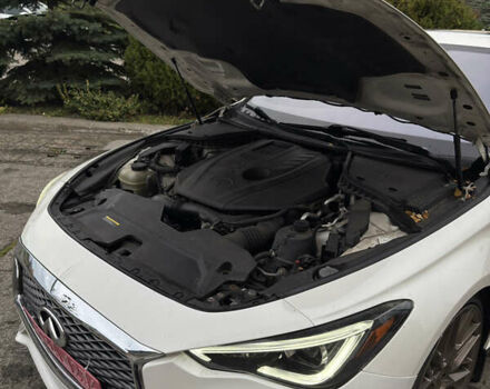 Білий Інфініті Q60, об'ємом двигуна 2 л та пробігом 163 тис. км за 17950 $, фото 25 на Automoto.ua