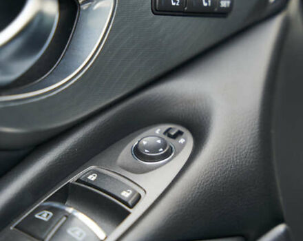 Белый Инфинити Q60, объемом двигателя 3 л и пробегом 95 тыс. км за 22900 $, фото 25 на Automoto.ua