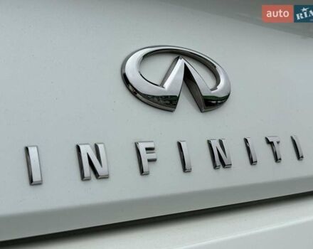 Белый Инфинити Q60, объемом двигателя 3 л и пробегом 85 тыс. км за 27500 $, фото 19 на Automoto.ua
