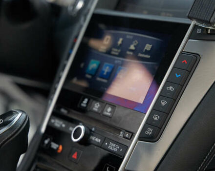 Белый Инфинити Q60, объемом двигателя 3 л и пробегом 95 тыс. км за 22900 $, фото 12 на Automoto.ua