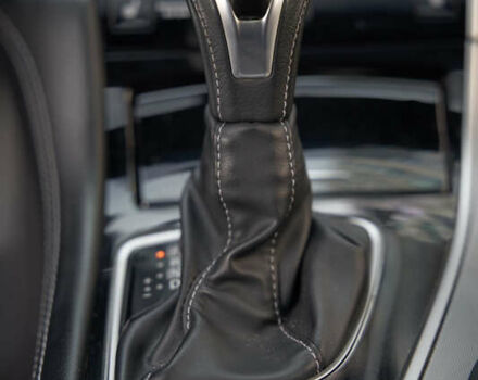 Белый Инфинити Q60, объемом двигателя 3 л и пробегом 95 тыс. км за 22900 $, фото 15 на Automoto.ua