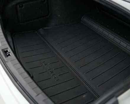 Белый Инфинити Q60, объемом двигателя 3 л и пробегом 95 тыс. км за 22900 $, фото 8 на Automoto.ua