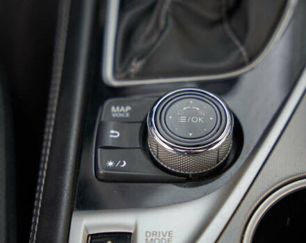 Белый Инфинити Q60, объемом двигателя 3 л и пробегом 95 тыс. км за 22900 $, фото 14 на Automoto.ua