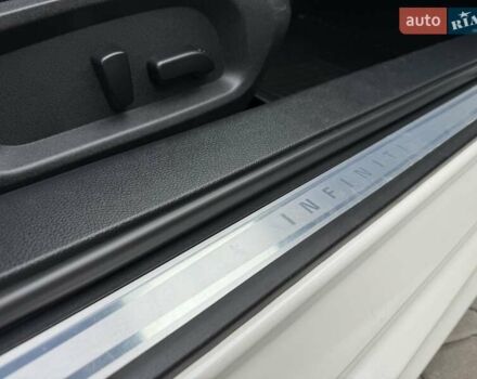 Белый Инфинити Q60, объемом двигателя 3 л и пробегом 85 тыс. км за 27500 $, фото 77 на Automoto.ua