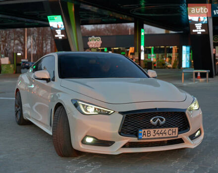 Белый Инфинити Q60, объемом двигателя 3 л и пробегом 95 тыс. км за 22900 $, фото 2 на Automoto.ua