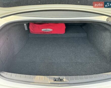 Белый Инфинити Q60, объемом двигателя 3 л и пробегом 85 тыс. км за 26500 $, фото 80 на Automoto.ua