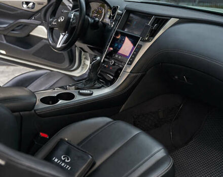 Белый Инфинити Q60, объемом двигателя 3 л и пробегом 95 тыс. км за 22900 $, фото 23 на Automoto.ua