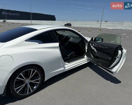 Белый Инфинити Q60, объемом двигателя 2 л и пробегом 102 тыс. км за 29900 $, фото 3 на Automoto.ua