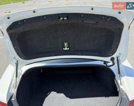 Белый Инфинити Q60, объемом двигателя 2 л и пробегом 102 тыс. км за 29900 $, фото 26 на Automoto.ua