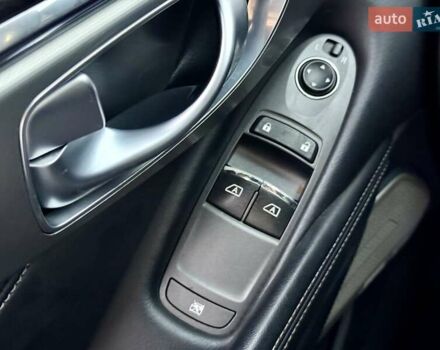 Черный Инфинити Q60, объемом двигателя 1.99 л и пробегом 112 тыс. км за 16500 $, фото 20 на Automoto.ua