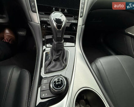 Черный Инфинити Q60, объемом двигателя 3 л и пробегом 78 тыс. км за 23490 $, фото 14 на Automoto.ua