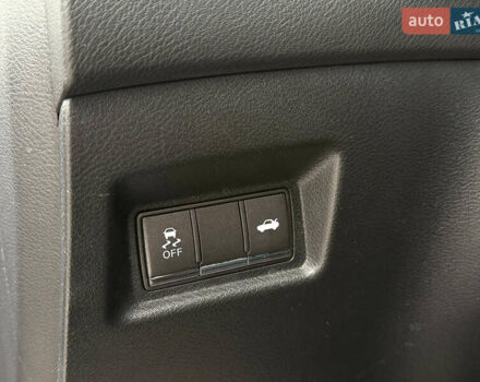 Черный Инфинити Q60, объемом двигателя 3 л и пробегом 97 тыс. км за 21400 $, фото 20 на Automoto.ua