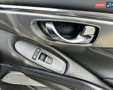 Черный Инфинити Q60, объемом двигателя 3 л и пробегом 129 тыс. км за 22299 $, фото 26 на Automoto.ua