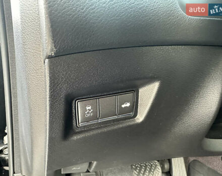 Черный Инфинити Q60, объемом двигателя 3 л и пробегом 129 тыс. км за 22299 $, фото 11 на Automoto.ua