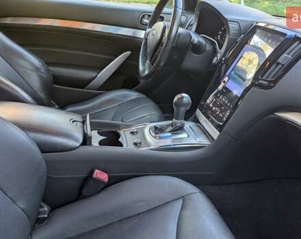 Серый Инфинити Q60, объемом двигателя 3.7 л и пробегом 90 тыс. км за 15500 $, фото 9 на Automoto.ua